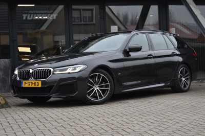 BMW 5 Serie touring 520i m-sport | laserlight | nap | dealer onderhouden | apple carplay | andriod auto | sfeerverlichting
