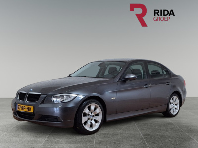 BMW 3-serie 320i dynamic exec.