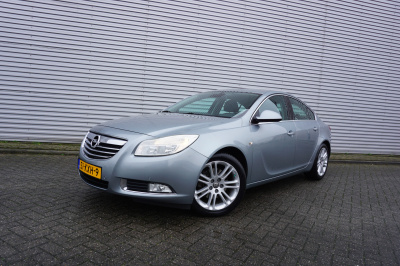 Opel Insignia 2.0 t edition automaat - climate / navi / cruise / leder / parkeersens. / trekhaak / nap
