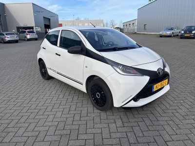 Toyota Aygo 1.0 vvt-i x-now