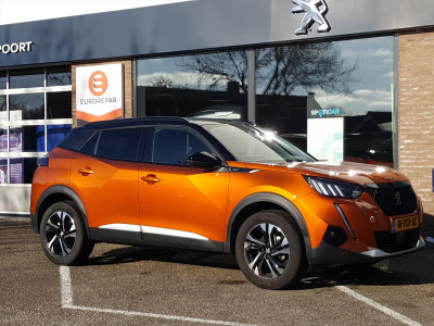 Peugeot 2008 1.2 130pk gt eat8 automaat apple carplay & android auto | trekhaak | navi | panoramisch schuifdak | achteruitrijcamera | cruise & climate | p-hulp |bt