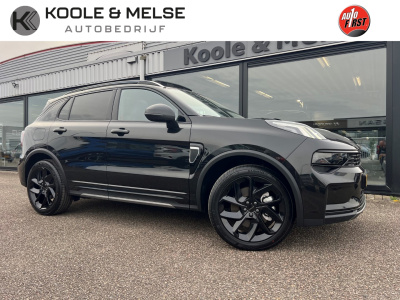 Lynk & Co 01 1.5 261pk plug in hybrid , black edition , pano dak,stuurverwarming , car play