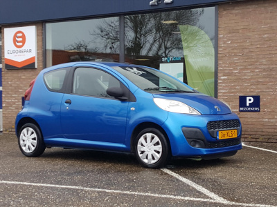 Peugeot 107 1.0 68pk 3d access pack accent airco | bluetooth bellen | afneembare trekhaak | radio & cd-speler | dealer onderhouden!