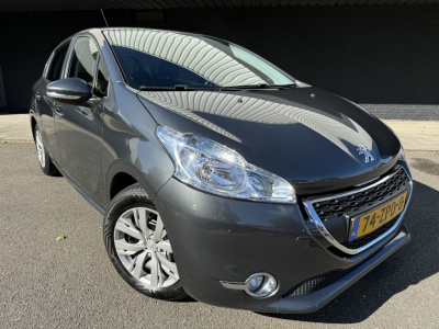 Peugeot 208 1.2 vti active // schermradio //