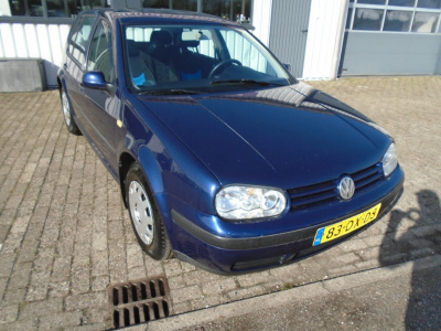 Volkswagen Golf 1.6 trendline