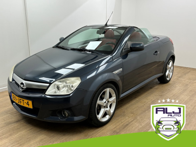 Opel Tigra twintop occasion 1.4-16v temptation | grijs | tweedehands opel tigra | cabrio | airco | stoelverwarming