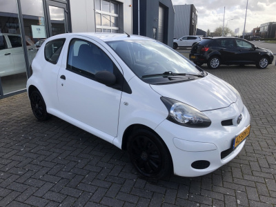 Toyota Aygo 1.0-12v now