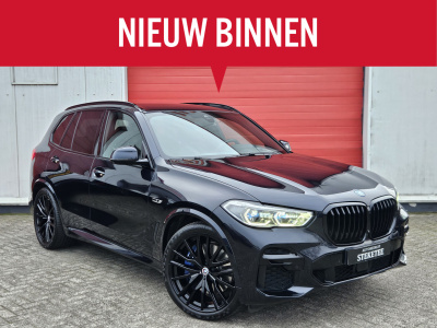 BMW X5 xdrive45e m-sport | achterasbesturing | trekhaak | luchtvering