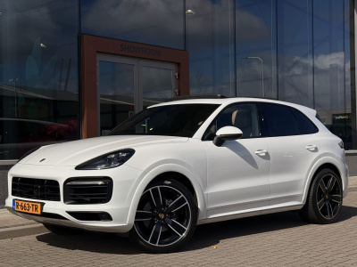 Porsche Cayenne 3.0 | sportdesign | pano | luchtvering | adaptief cruise control | stoelkoeling | 22" | 340pk