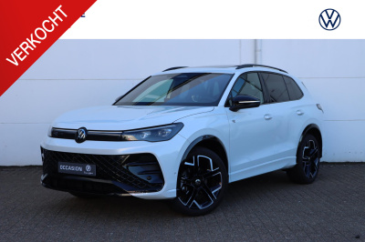 Volkswagen Tiguan r-line business 1.5 150 pk dsg | iq.light | pano | harman kadon