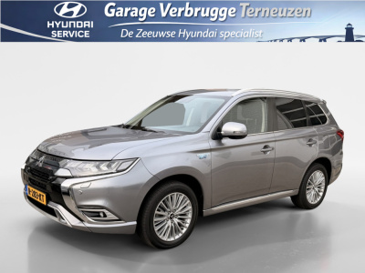 Mitsubishi Outlander 2.4 phev intense+ | navigatie | cruise control (adaptief) | acht