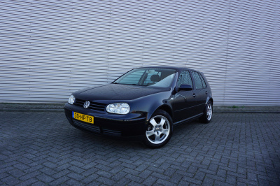 Volkswagen Golf 1.6-16v trendline airco / cruise / elektr. ramen / trekhaak / lm velgen / nap / apk t/m 29-01-2027