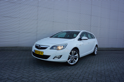 Opel Astra sports tourer 1.4 turbo sport airco / cruise / navi / elektr. ramen / trekhaak / lm velgen / nap