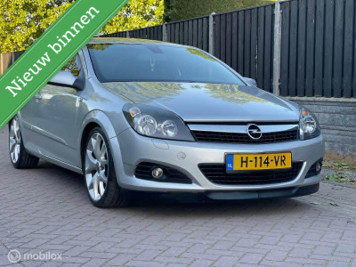 Opel Astra gtc 1.6 executivegrote beurt gehad