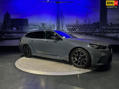 BMW M5 touring *keramisch*diverspack*comfortpack*drivass*carbon*pano*trekhaak*nieuw*