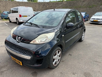 Peugeot 107 1.0-12v xr