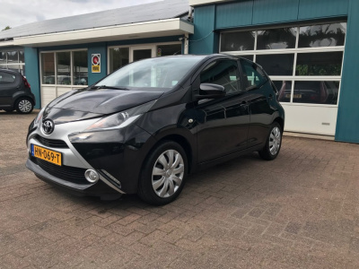 Toyota Aygo 1,0 12v x-play