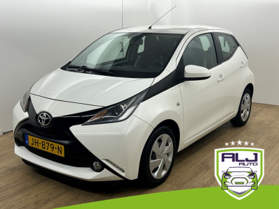 Toyota Aygo occasion 1.0 vvt-i x-play |wit | tweedehands toyota aygo | airco | achteruitrijcamera | bluetooth audio