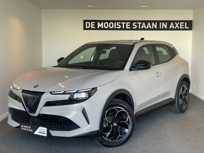 Alfa Romeo Junior elettrica 54 kwh
