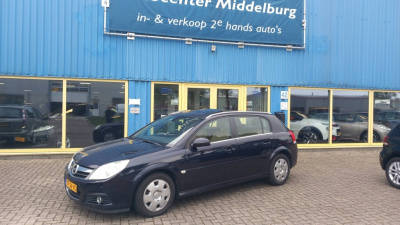 Opel Signum 2.2-16v sport