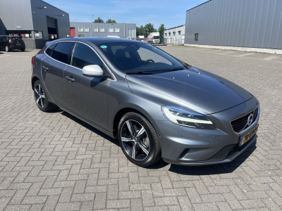 Volvo V40 1.5 t3 polar+ r-design sport pano navi trekhaak automaat