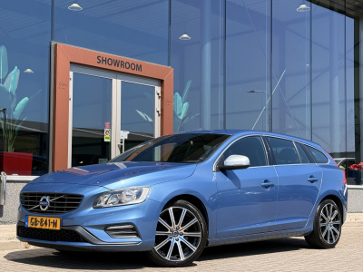Volvo V60 1.6 t3 r-design | afn trekhaak | cruise | parkeersensoren | bluetooth | leder |