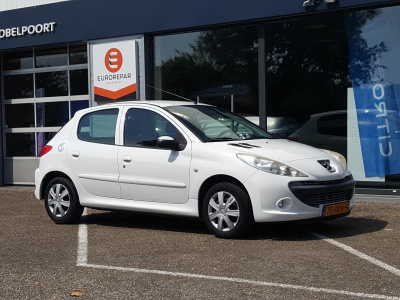 Peugeot Onbekend 206+ 1.4 75pk 5-deurs xs trekhaak | climate control | elektrische ramen | centrale vergrendeling | radio met usb-poort & bluetooth | dealer onderhouden!