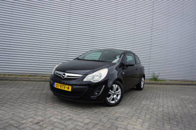 Opel Corsa 1.3 cdti ecoflex s/s cosmo airco / cruise / elektr. ramen / lm velgen / nap / apk t/m 05-2027