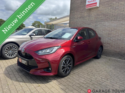 Toyota Yaris 1.5 hybrid iconic / dynamic