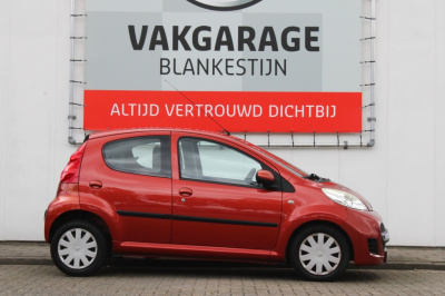 Peugeot 107 1.0-12v sublime