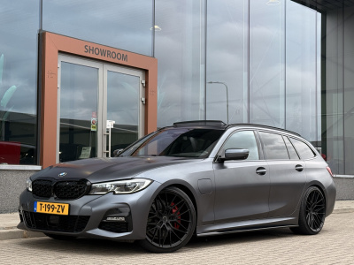 BMW 3-serie touring 330e high executive m-sport | harman / kardon | pano | leder | 360 | laser led | apple carplay
