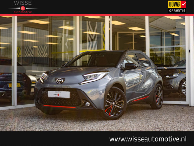 Toyota Aygo x 1.0 vvt-i mt 72pk premium | trekhaak | jbl sound system | apple carplay | android auto |