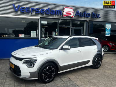 Kia Niro Ev executiveline 64.8 kwh full option, trekhaak afn. pearl white