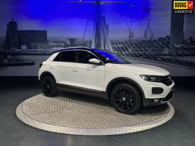 Volkswagen T-roc 1.5 tsi sport *camera*vitrual*winterpack*trekhaak*keyless*