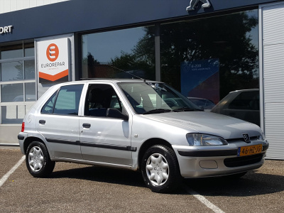 Peugeot 106 1.1 xr 5dr xt | schuifdak | toerenteller |
