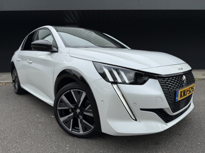 Peugeot 208 1.2 puretech gt pack - parelmoer - leer - pano -
