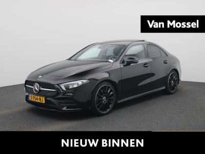 Mercedes-Benz A-Klasse 250 premium | automaat | panorama dak | virtual cockpiot | climate control | sfeer verlichting | leder | dab | navigatie | bluetooth | camera | stoel verwarming | cruise control | lichtmetalen velgen |