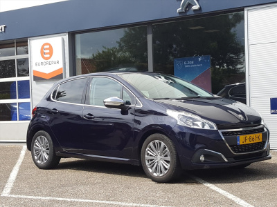 Peugeot 208 allure 1.2 pt-110pk 5d kleurnavigatie applecarplay&androidauto | climate&cruise control | parkeersensoren | bluetooth bellen&streaming