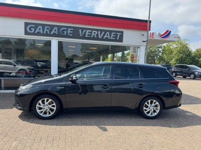 Toyota Auris touring sports 1.8 hybrid lease
