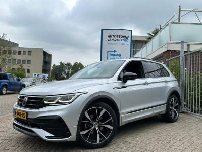 Volkswagen Tiguan 1.5 tsi r-line business+ trekhaak camera 20'' black style iq light