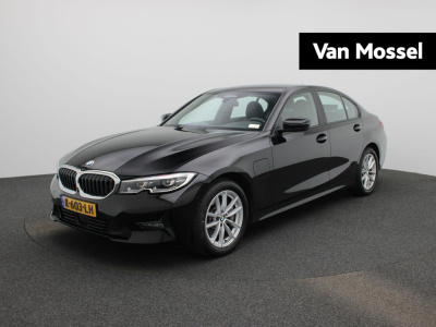 BMW 3-serie 330e edrive edition | automaat | lmv | leder | 360 camera | parkeer sensoren | virtual cockpit | stoel verwarming | elec. achterklep | navigatie | climate control | sfeer verlichting
