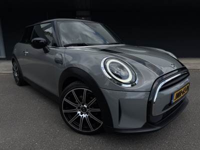Mini Cooper 1.5 cooper business editie - facelift - automaat - half leder -