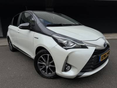 Toyota Yaris 1.5 hybrid - luxe y20 uitvoering - parelmoer wit -