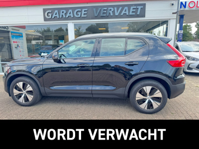 Volvo XC40 1.5 t5 twin engine momentum pro