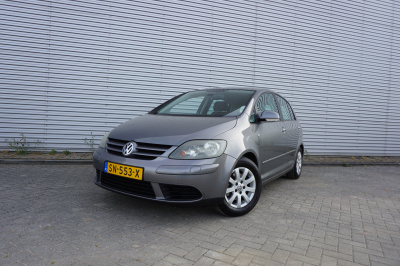 Volkswagen Golf Plus 1.6 fsi trendline business airco / navi / cruise / stoelverw. / elektr. ramen / trekhaak / lm velgen