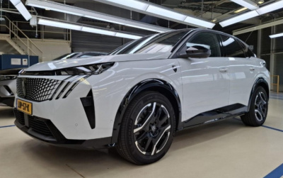 Peugeot E-3008 ev 73 kwh 210pk gt avantage alcantara|elec. stoelverstelling met geheugen|warmtepomp|superluxe dashboard+touchscreen|navi|applecarplay&androidauto