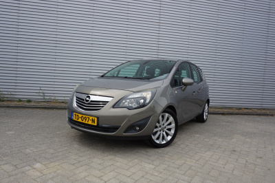 Opel Meriva 1.4 turbo cosmo airco / navi / cruise / stuur + stoelverw. / pdc / trekhaak / lm velgen