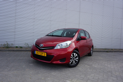 Toyota Yaris 1.0 vvt-i aspiration airco / navi / camera / bt / elektr. ramen / nap