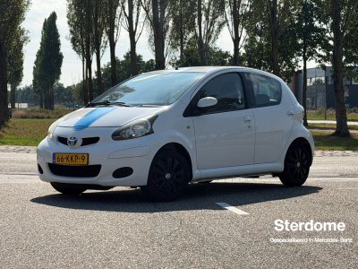 Toyota Aygo 1.0-12v xcite white l airco l incl. 1 jaar apk l nette staat