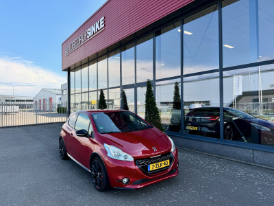 Peugeot 208 1.6 e-thp gti 30th 209pk unieke uitvoering nr.159